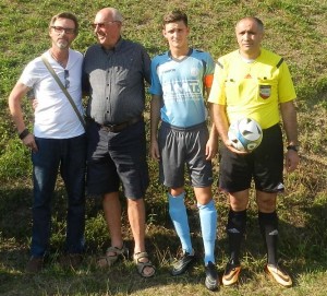 v.l.n.r: Matchsponsor Affenzeller, Obmann Peinbauer, Schiedsrichter Kalok